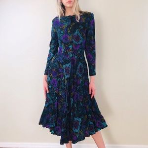 Vintage 90’s Rayon Floral Paisley Pleated Dress